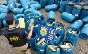 PRF apreende quase 2 toneladas de maconha em carreta na BR-163, em Jaraguari (MS)